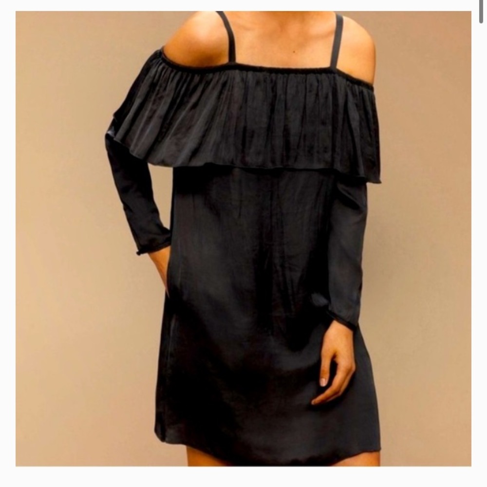 NWT Aritzia Wilfred Black Brosset Off the Shoulder Ruffle Shift Dress size small